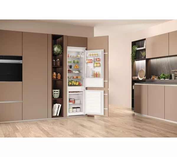 Hotpoint HTC18D011A1 - White 70/30 Built In Static Fridge Freezer - 273L Capacity - E Energy Rating - Image 7