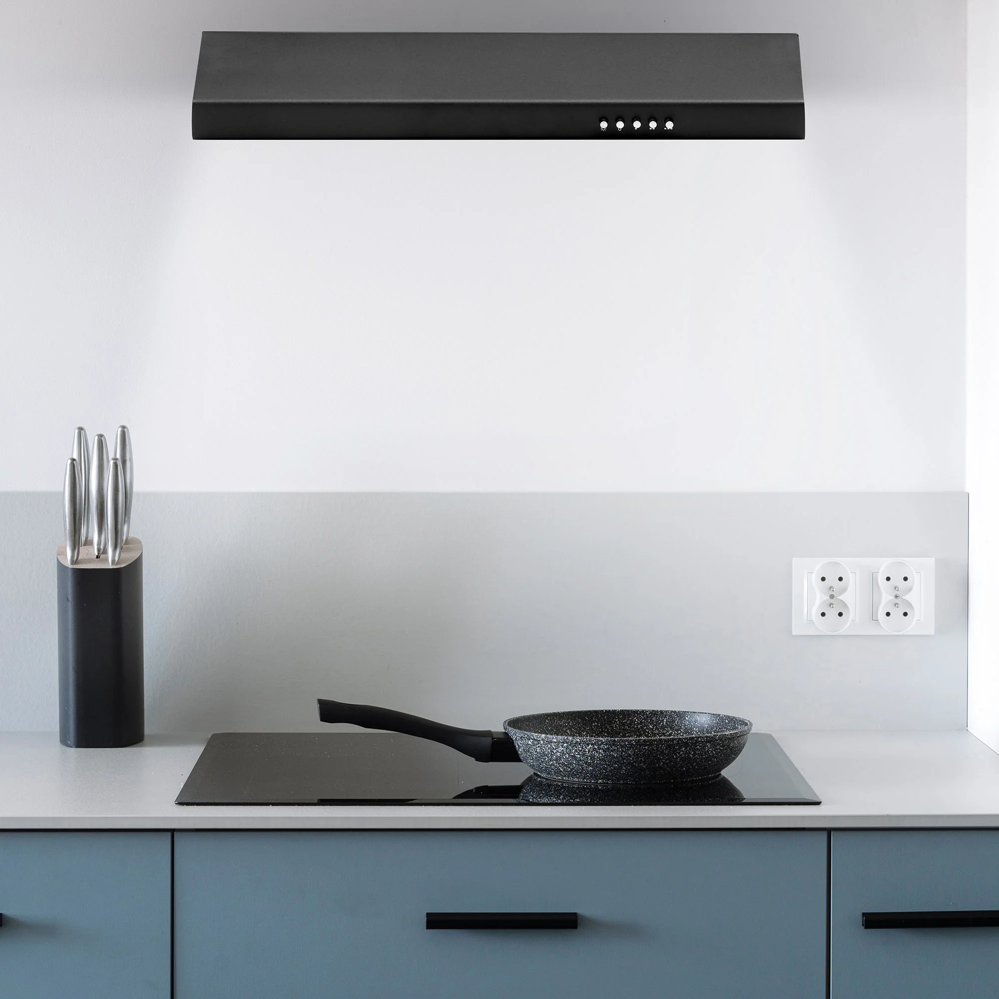 Montpellier MCV60BK - Black 60cm Visor Extractor - Visor Hood - 186.1 m³/h Extraction Rate - B Energy Rating - Image 4