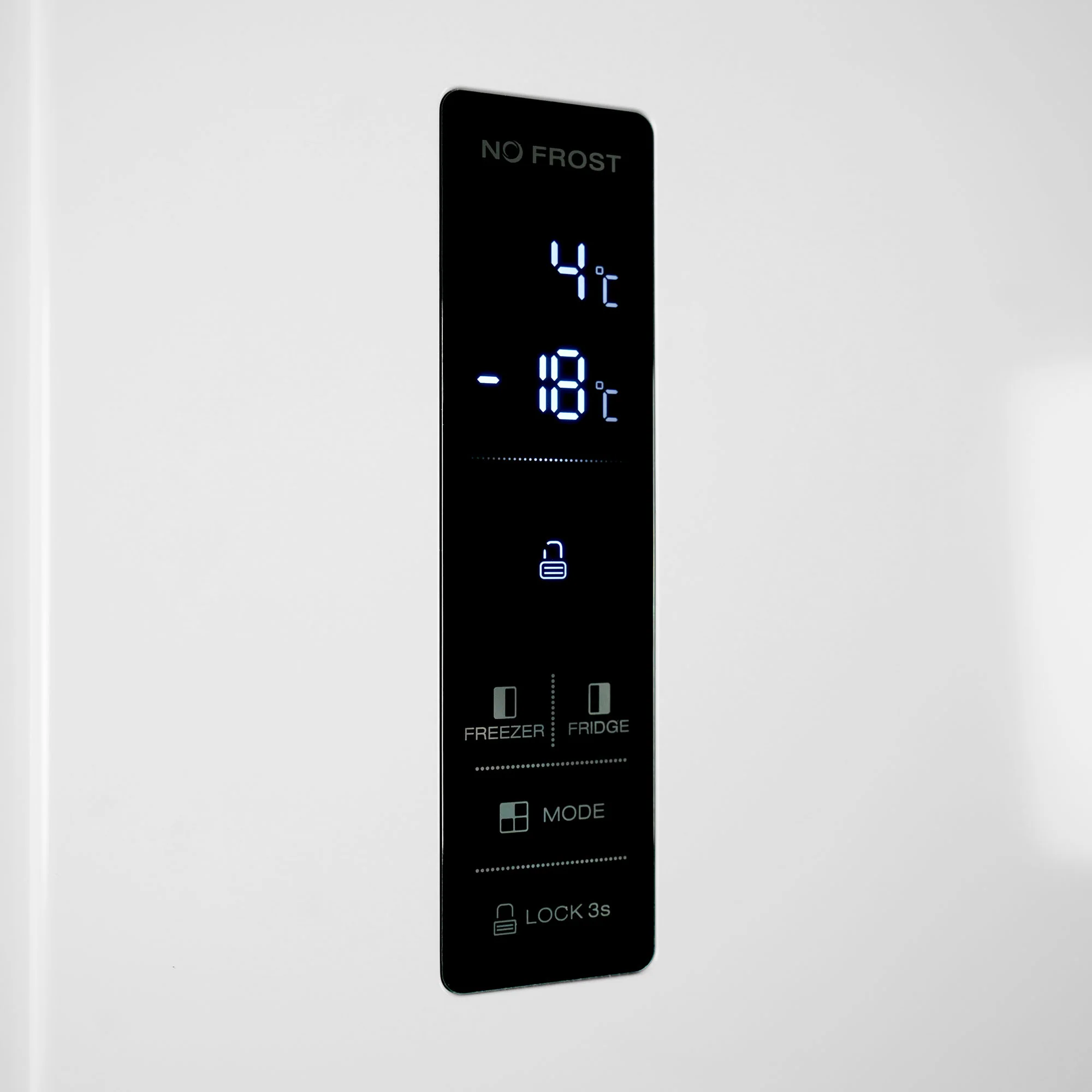 Montpellier MSBS442W - White American Style Side by Side Fridge Freezer - 442L Capacity - E Energy Rating - Image 5