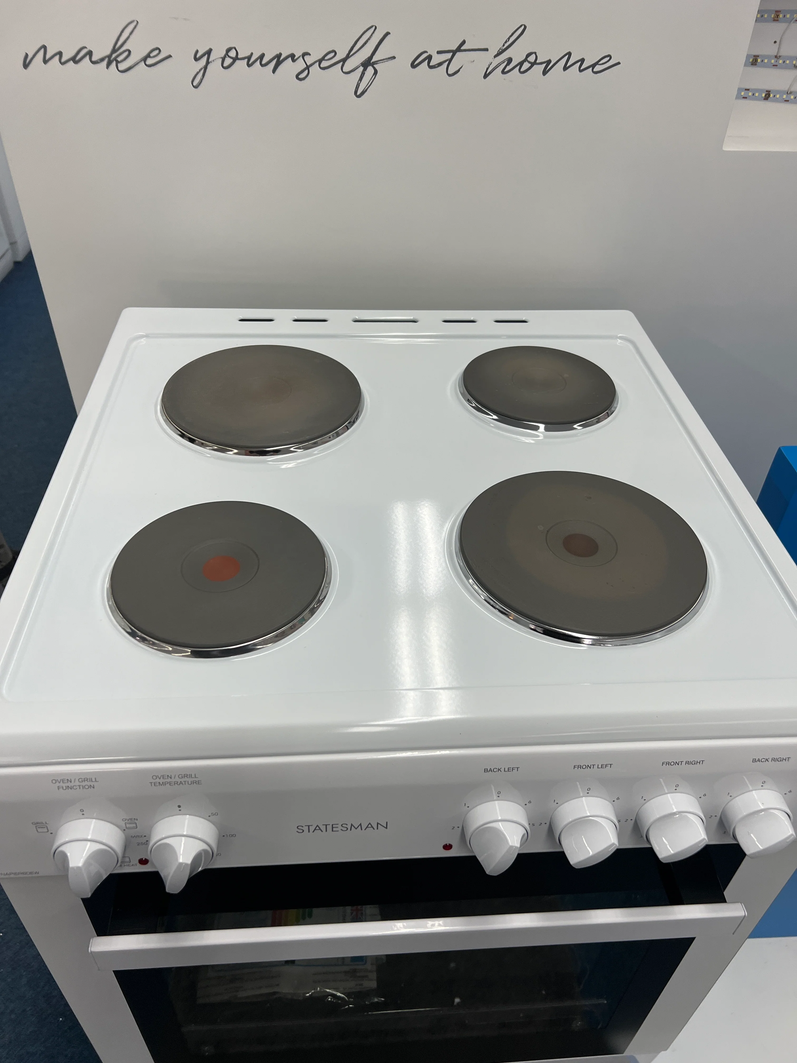 Statesman NAPIER60EW - White 4 Zone Electric Cooker - A energy - Unboxed - Image 2